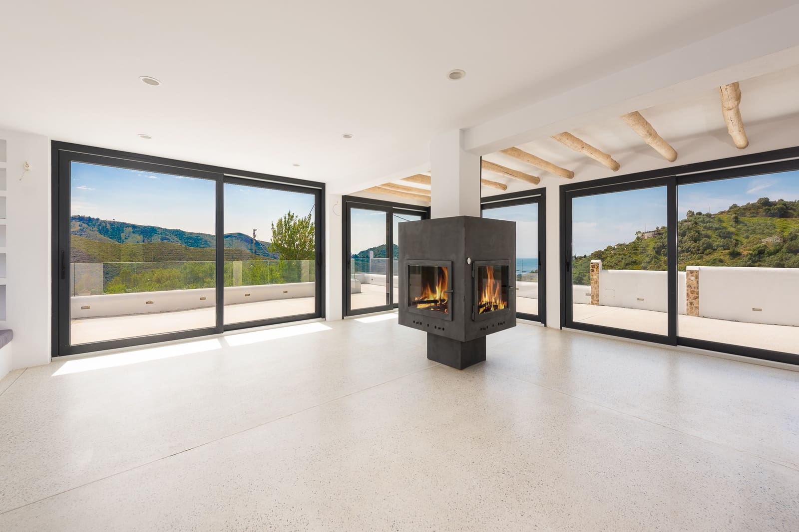 5 soveværelse Finca/Landehus til salg i Ojen med swimmingpool garage - € 2.950.000 (Ref: 9858850)