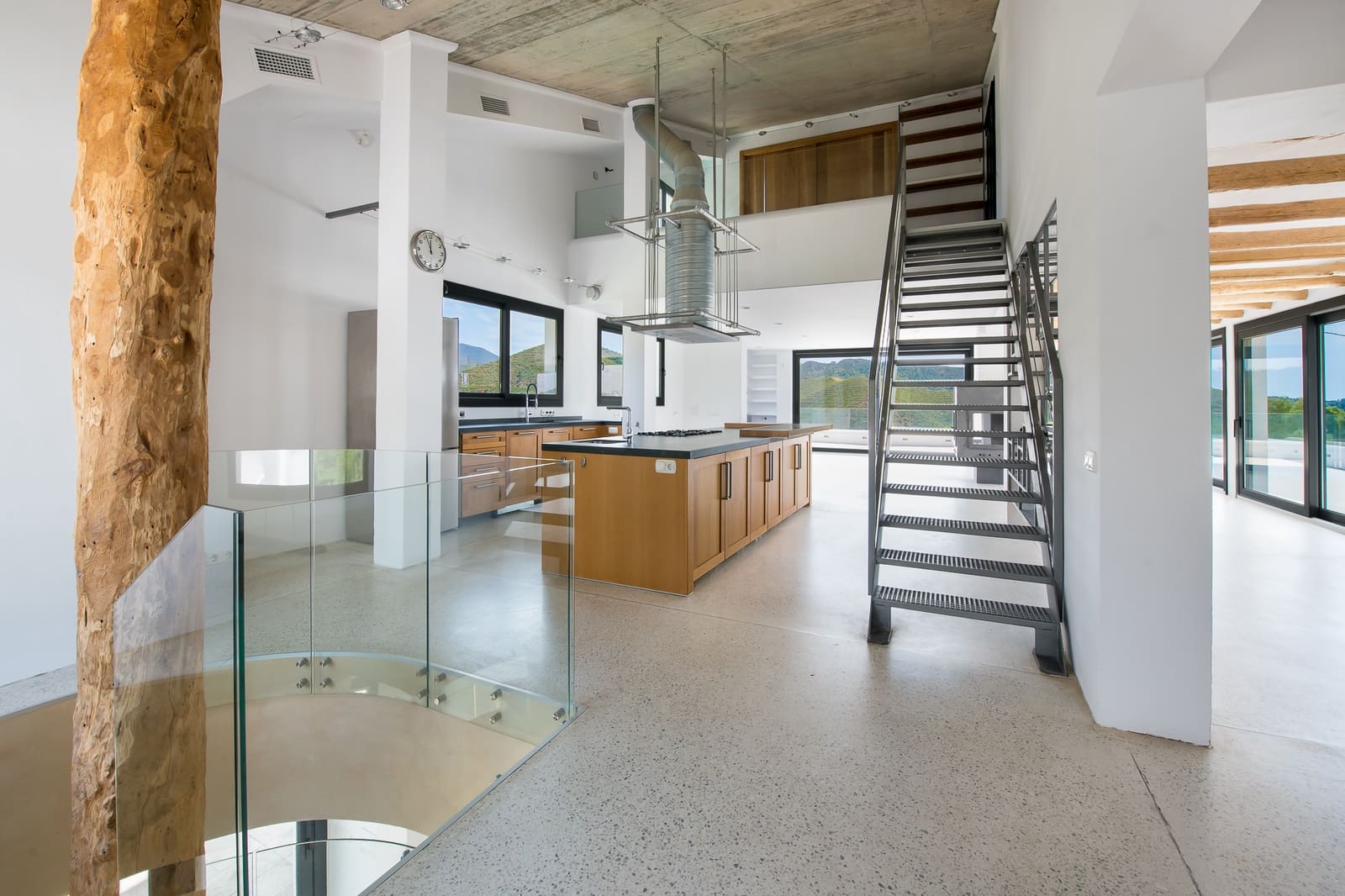 5 soveværelse Finca/Landehus til salg i Ojen med swimmingpool garage - € 2.950.000 (Ref: 9858850)
