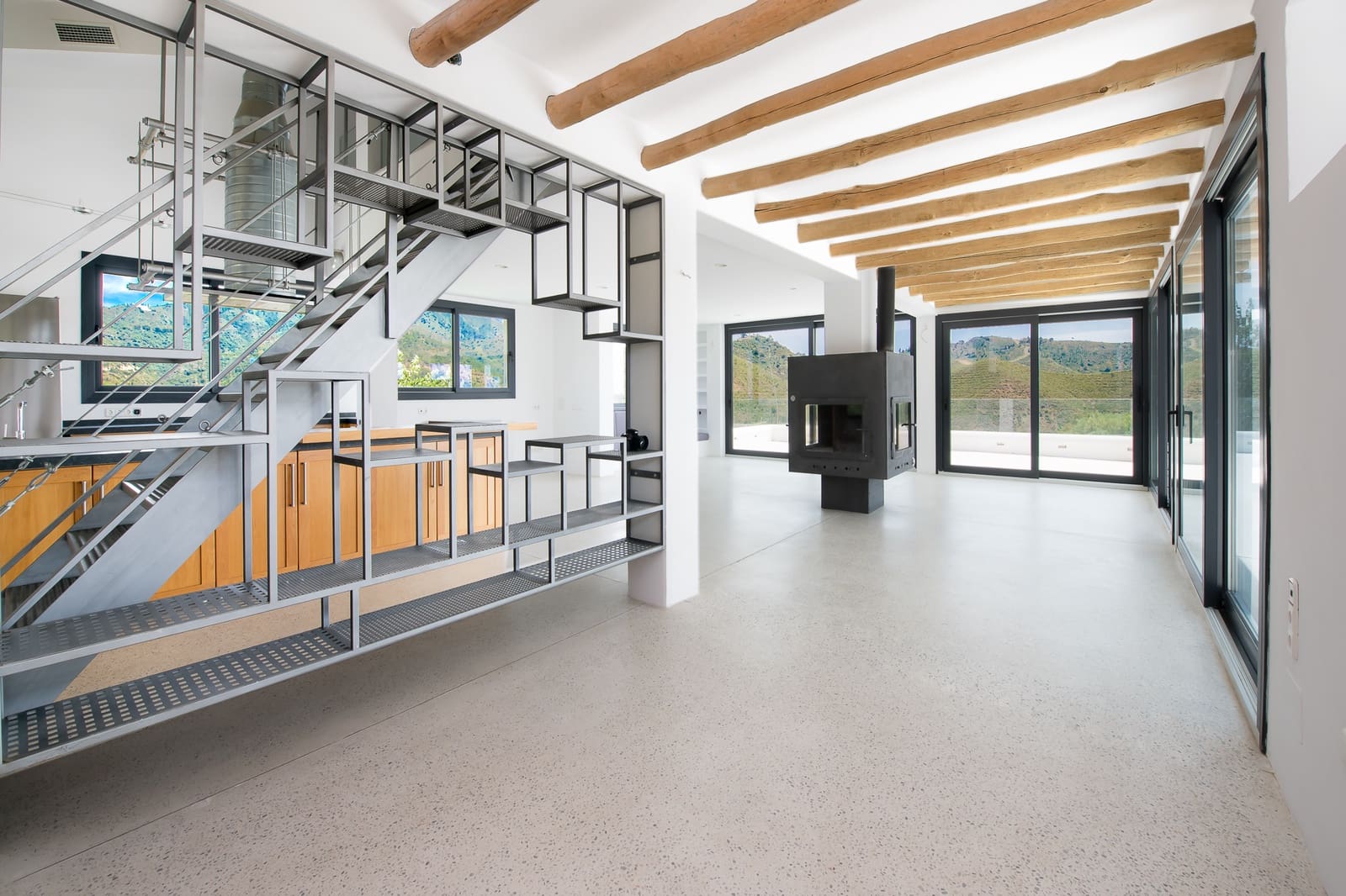 5 soveværelse Finca/Landehus til salg i Ojen med swimmingpool garage - € 2.950.000 (Ref: 9858850)