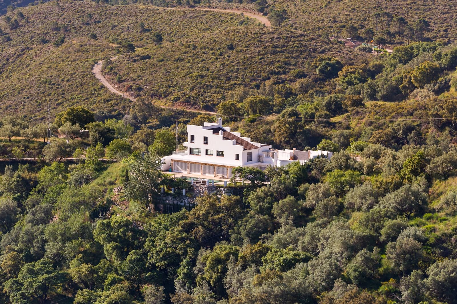 5 soveværelse Finca/Landehus til salg i Ojen med swimmingpool garage - € 2.950.000 (Ref: 9858850)