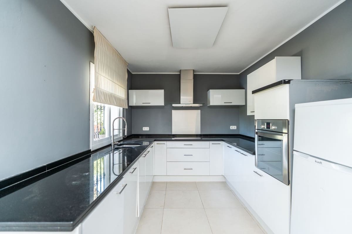 Chalet de 3 habitaciones en Costabella en venta con piscina - 1.325.000 € (Ref: 10022529)