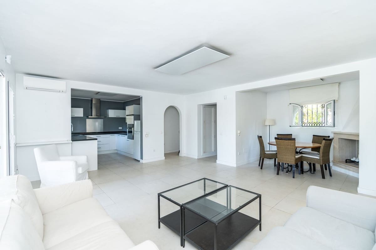 Chalet de 3 habitaciones en Costabella en venta con piscina - 1.325.000 € (Ref: 10022529)