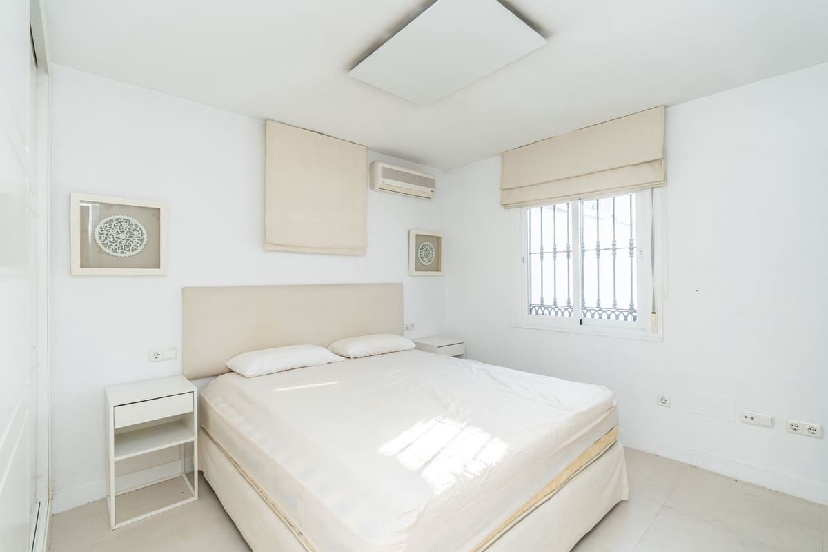 Chalet de 3 habitaciones en Costabella en venta con piscina - 1.325.000 € (Ref: 10022529)