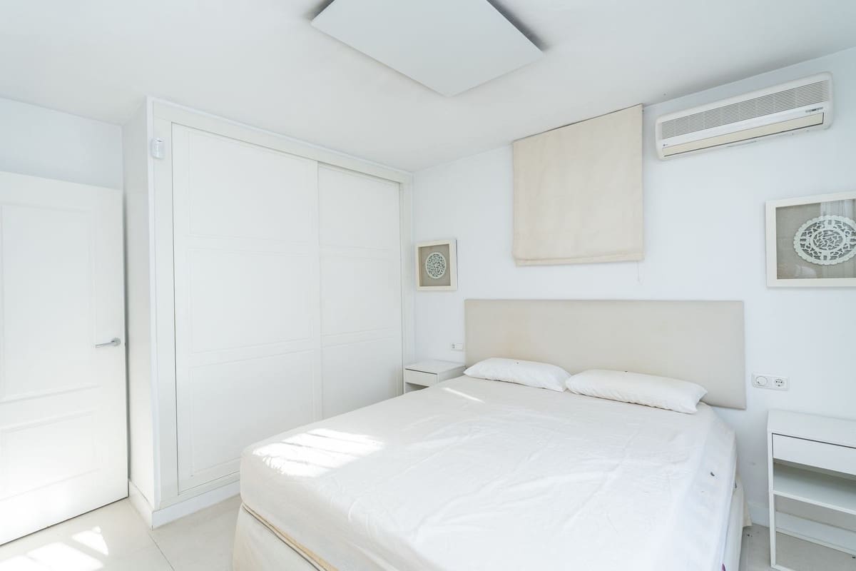 Chalet de 3 habitaciones en Costabella en venta con piscina - 1.325.000 € (Ref: 10022529)