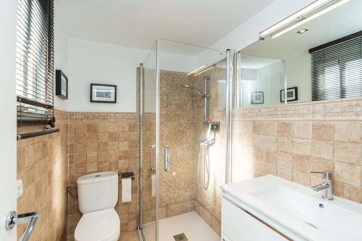 Chalet de 3 habitaciones en Costabella en venta con piscina - 1.325.000 € (Ref: 10022529)