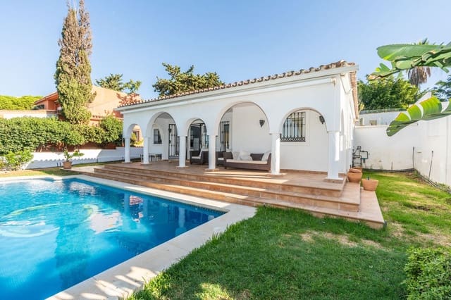 Chalet de 3 habitaciones en Costabella, Marbella en venta con piscina - 1.325.000 € (Ref: 10022529)