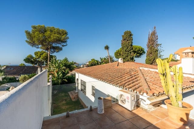 Chalet de 3 habitaciones en Costabella, Marbella en venta con piscina - 1.325.000 € (Ref: 10022529)