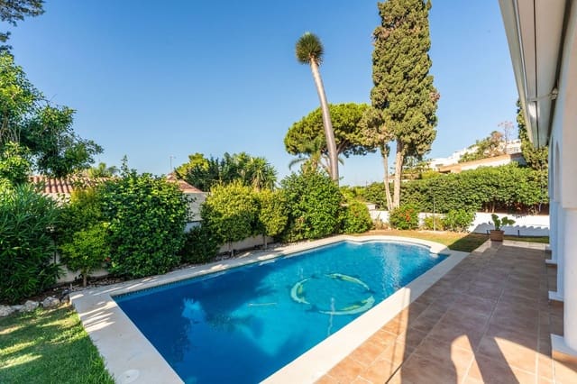 Chalet de 3 habitaciones en Costabella, Marbella en venta con piscina - 1.325.000 € (Ref: 10022529)