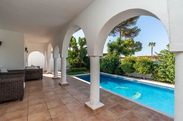 Chalet de 3 habitaciones en Costabella, Marbella en venta con piscina - 1.325.000 € (Ref: 10022529)
