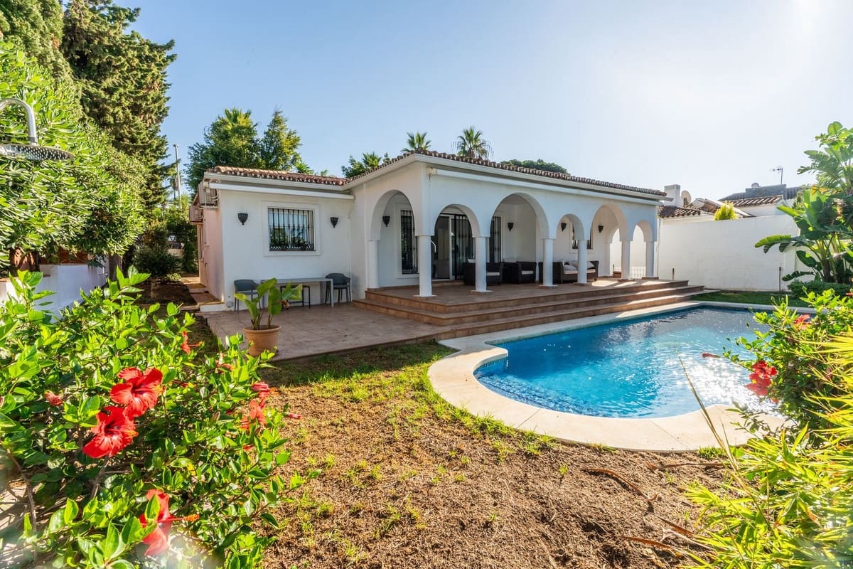 Chalet de 3 habitaciones en Costabella en venta con piscina - 1.325.000 € (Ref: 10022529)
