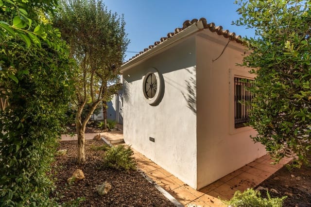 Chalet de 3 habitaciones en Costabella, Marbella en venta con piscina - 1.325.000 € (Ref: 10022529)