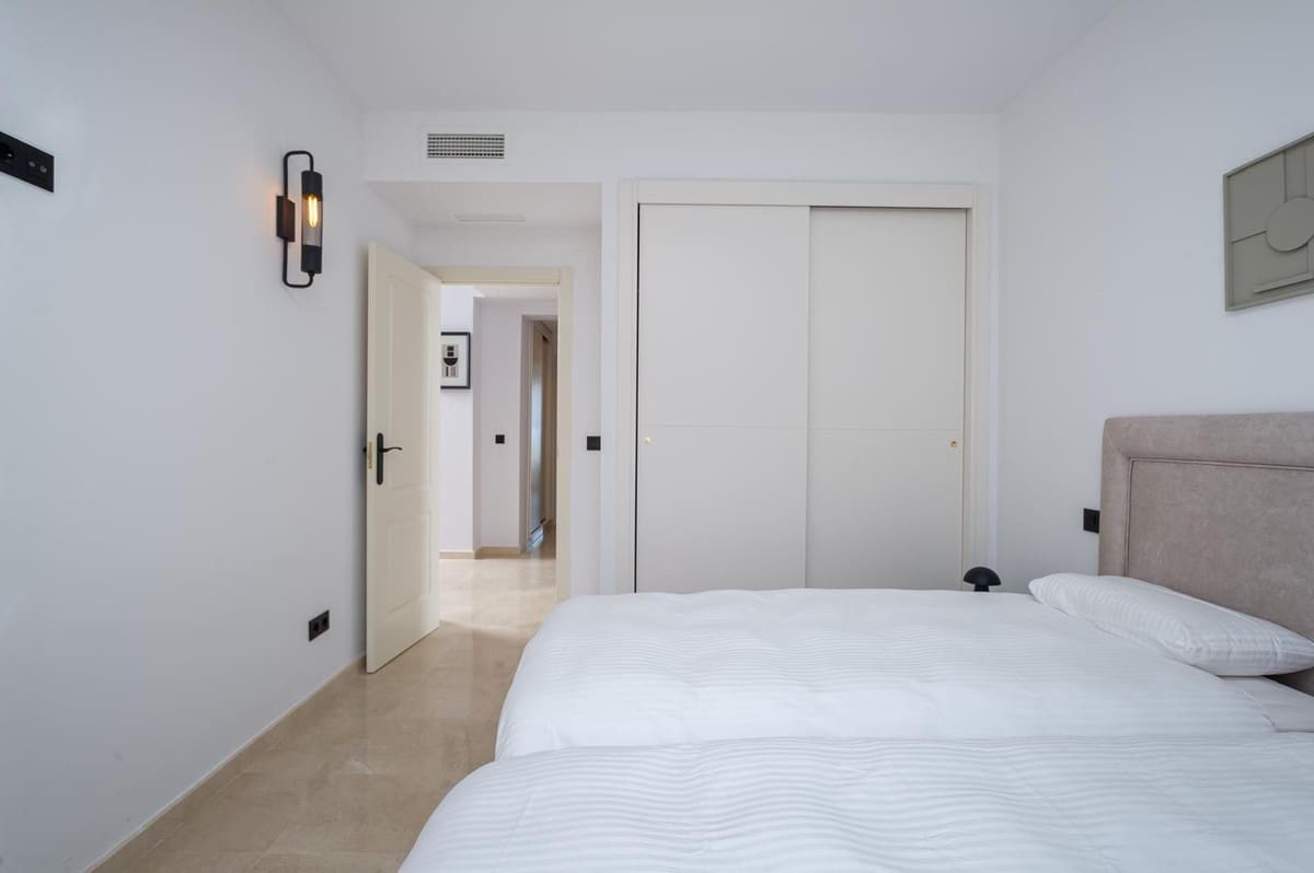 3 makuuhuone Kattohuoneisto myytävänä paikassa La Quinta mukana uima-altaan - 945 000 € (Ref: 10030628)
