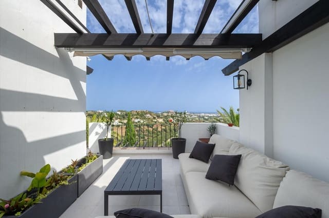 3 sypialnia Penthouse na sprzedaż w La Quinta, Benahavís z basenem - 945 000 € (Ref: 10030628)