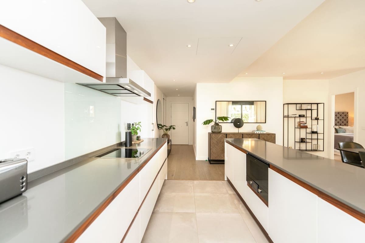 3 quarto Apartamento para venda em Benahavis com piscina - 675 000 € (Ref: 10034027)