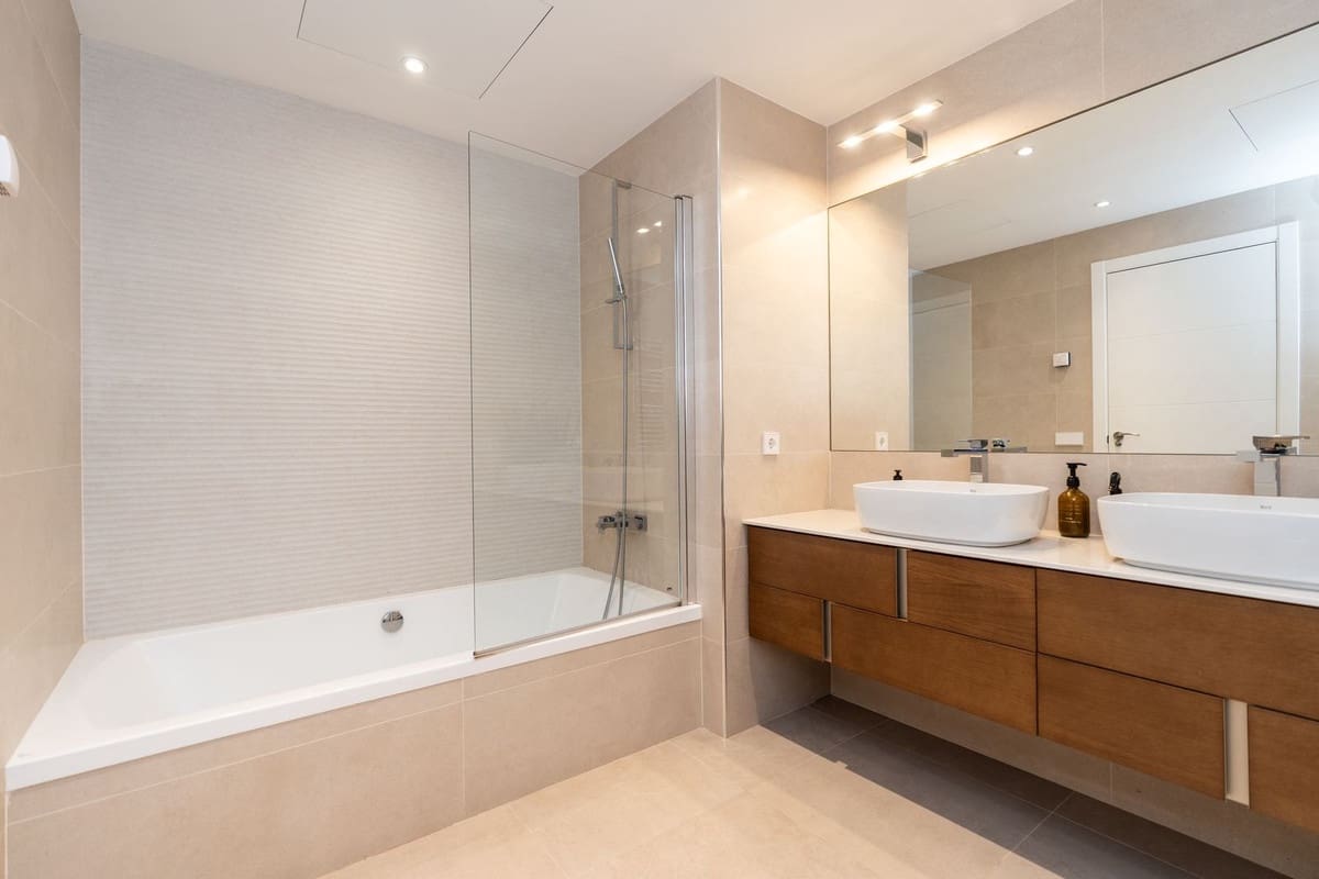 3 quarto Apartamento para venda em Benahavis com piscina - 675 000 € (Ref: 10034027)