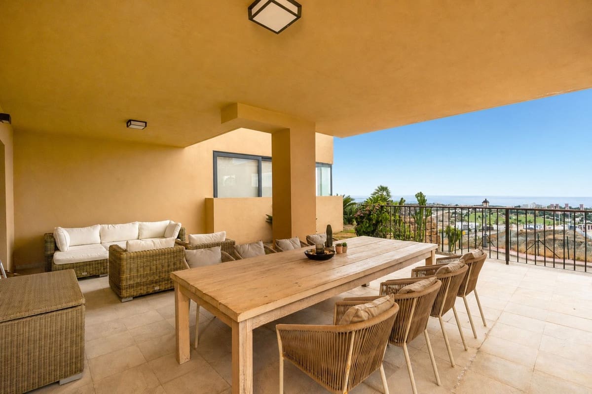 3 quarto Apartamento para venda em Benahavis com piscina - 675 000 € (Ref: 10034027)