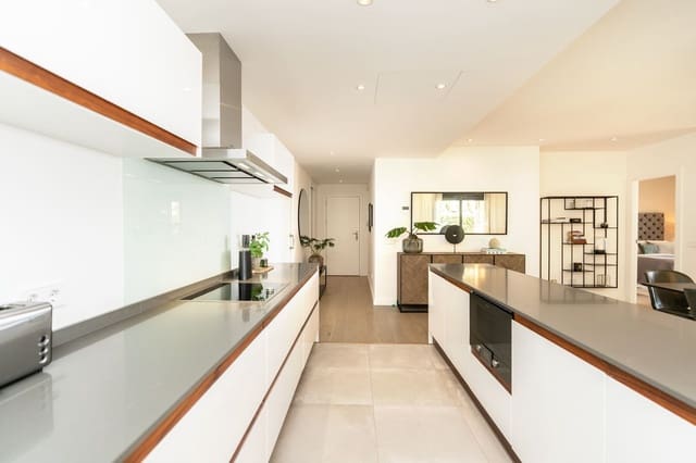 Apartamento de 3 habitaciones en El Paraíso, Benahavís en venta con piscina - 675.000 € (Ref: 10034027)