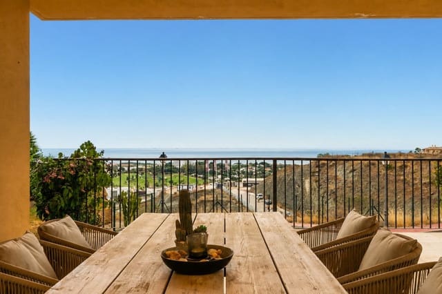 Apartamento de 3 habitaciones en El Paraíso, Benahavís en venta con piscina - 675.000 € (Ref: 10034027)