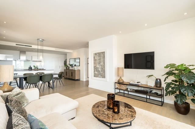 Apartamento de 3 habitaciones en El Paraíso, Benahavís en venta con piscina - 675.000 € (Ref: 10034027)