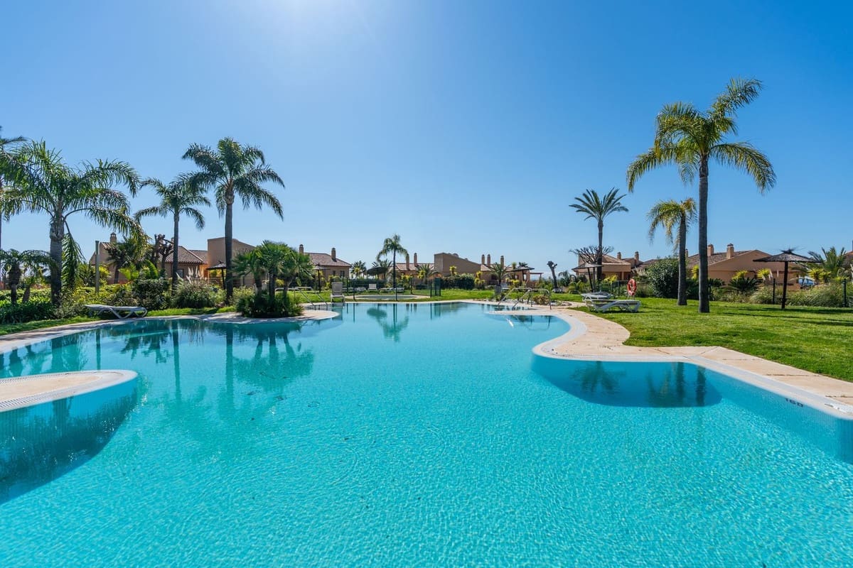 3 quarto Apartamento para venda em Benahavis com piscina - 675 000 € (Ref: 10034027)