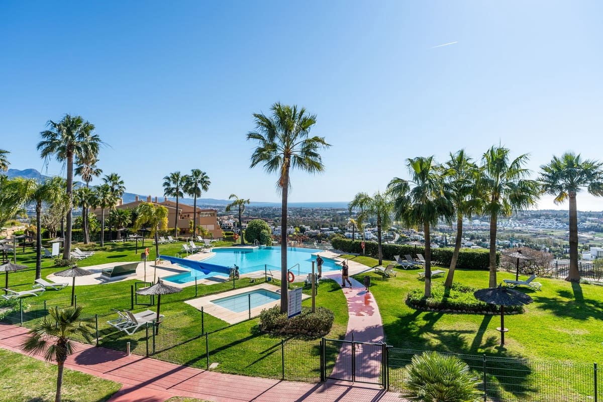 3 quarto Apartamento para venda em Benahavis com piscina - 675 000 € (Ref: 10034027)