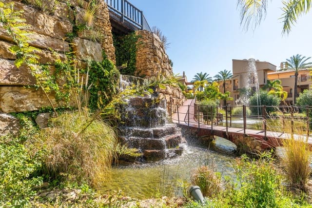 Apartamento de 3 habitaciones en El Paraíso, Benahavís en venta con piscina - 675.000 € (Ref: 10034027)