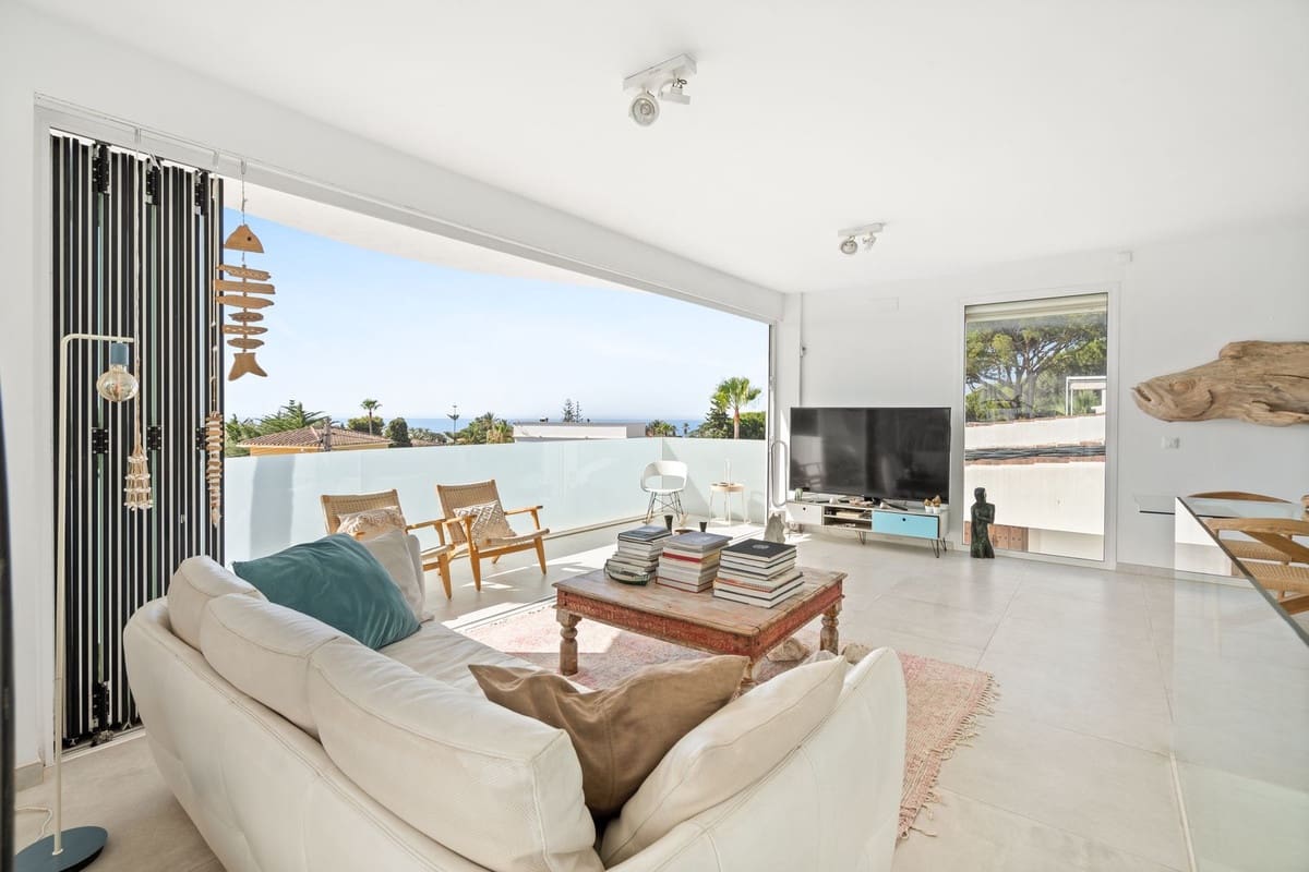 Chalet de 3 habitaciones en Marbesa en venta con piscina - 1.575.000 € (Ref: 10034029)