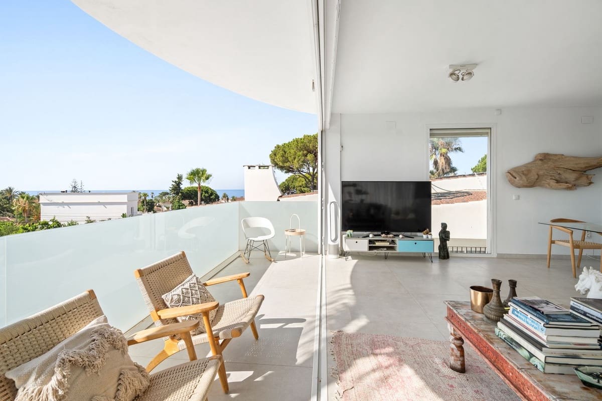 Chalet de 3 habitaciones en Marbesa en venta con piscina - 1.575.000 € (Ref: 10034029)