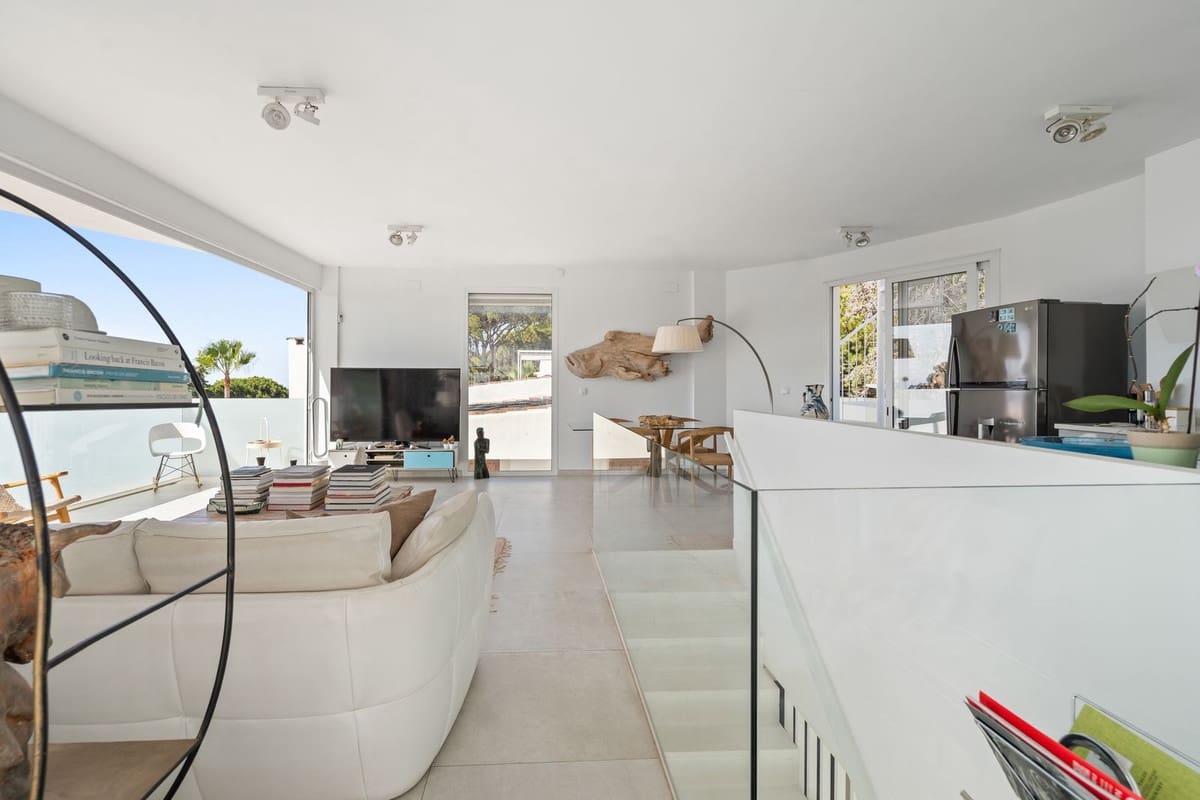 Chalet de 3 habitaciones en Marbesa en venta con piscina - 1.575.000 € (Ref: 10034029)