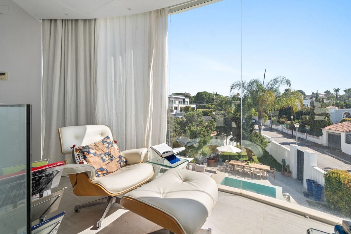 Chalet de 3 habitaciones en Marbesa en venta con piscina - 1.575.000 € (Ref: 10034029)