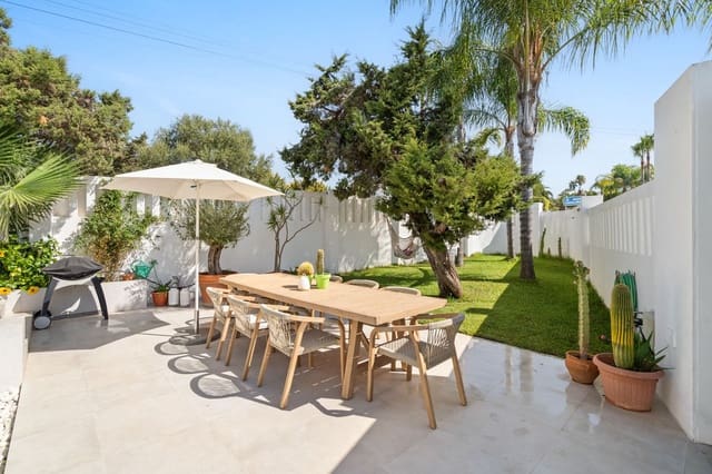 Chalet de 3 habitaciones en Marbesa, Marbella en venta con piscina - 1.575.000 € (Ref: 10034029)