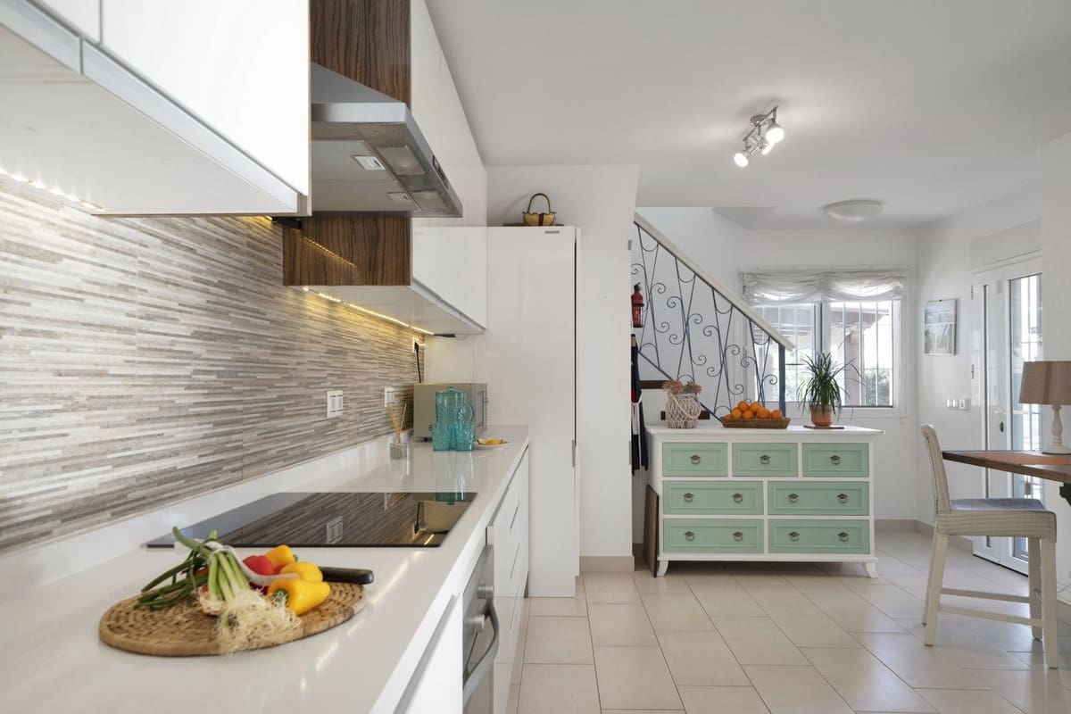 4 quarto Moradia para venda em San Pedro de Alcantara com piscina - 1 300 000 € (Ref: 10034030)