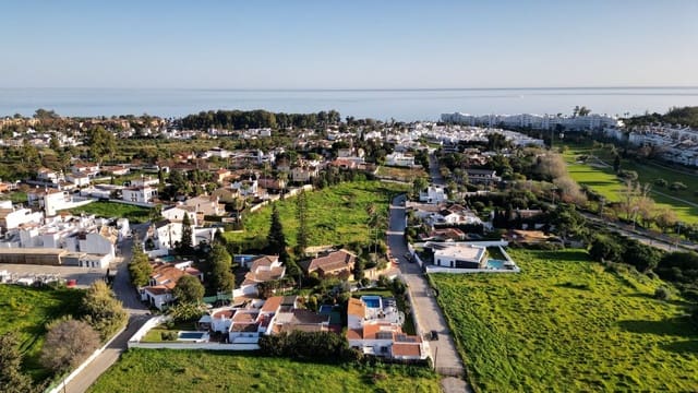 4 quarto Moradia para venda em Nueva Alcántara, Marbella com piscina - 1 300 000 € (Ref: 10034030)