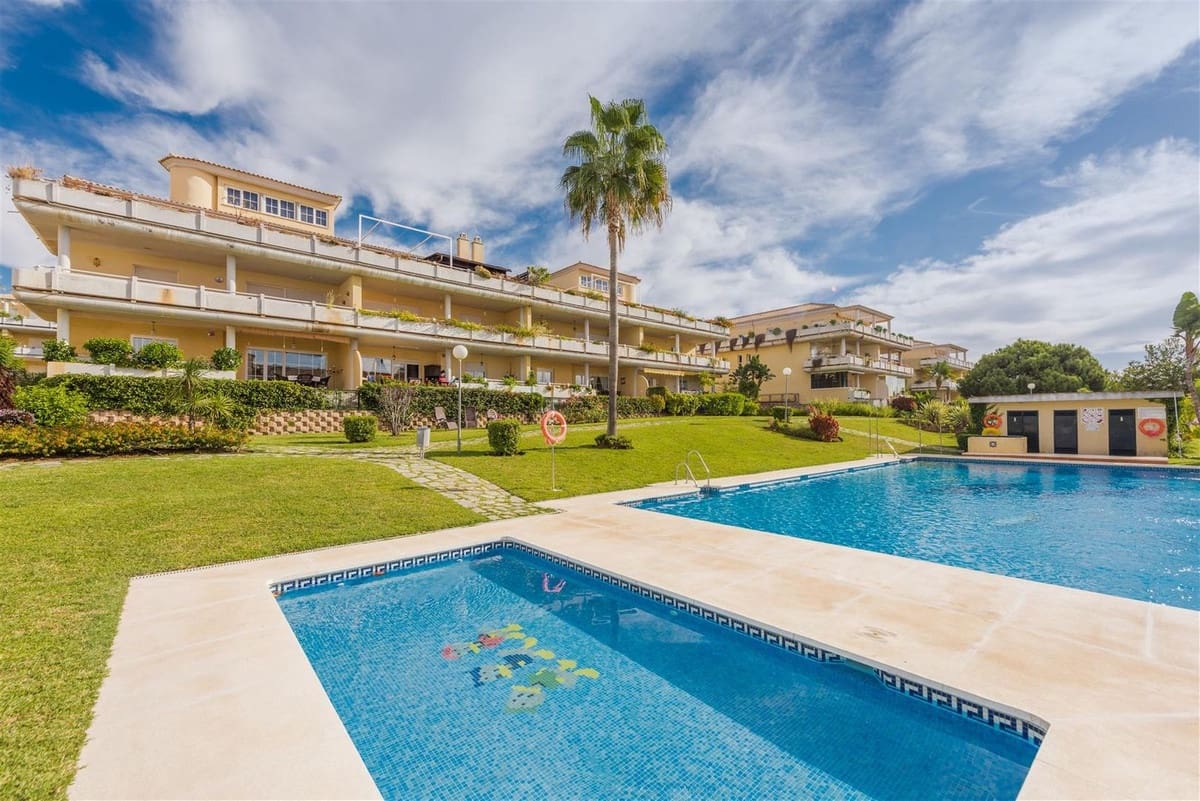 2 sovrum Lägenhet till salu i Cabopino med pool - 449 000 € (Ref: 10043075)