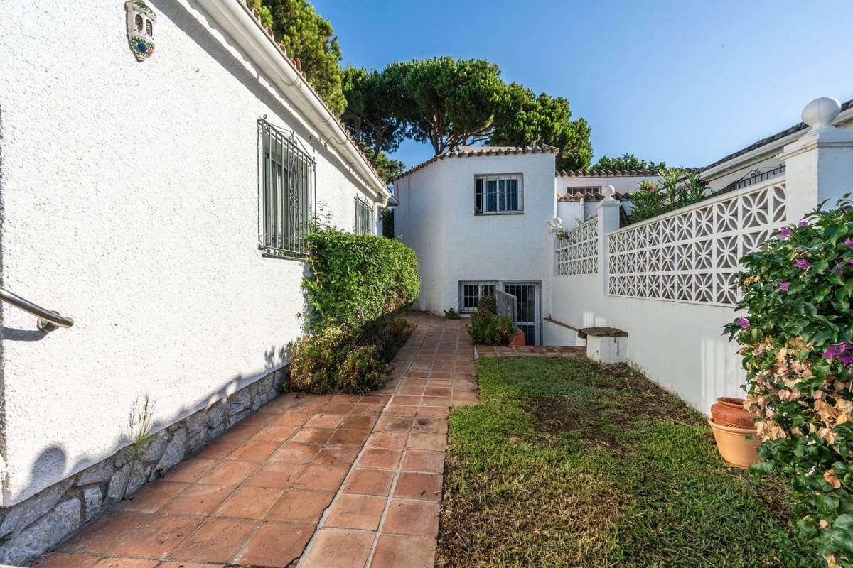 3 Zimmer Villa zu verkaufen in Costabella - 990.000 € (Ref: 10049339)