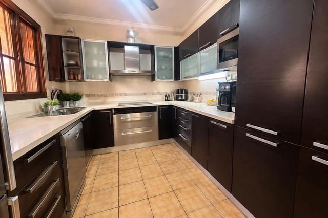 3 camera da letto Casa in vendita in Puerto Banus, Marbella con piscina - 940.000 € (Rif: 10110963)