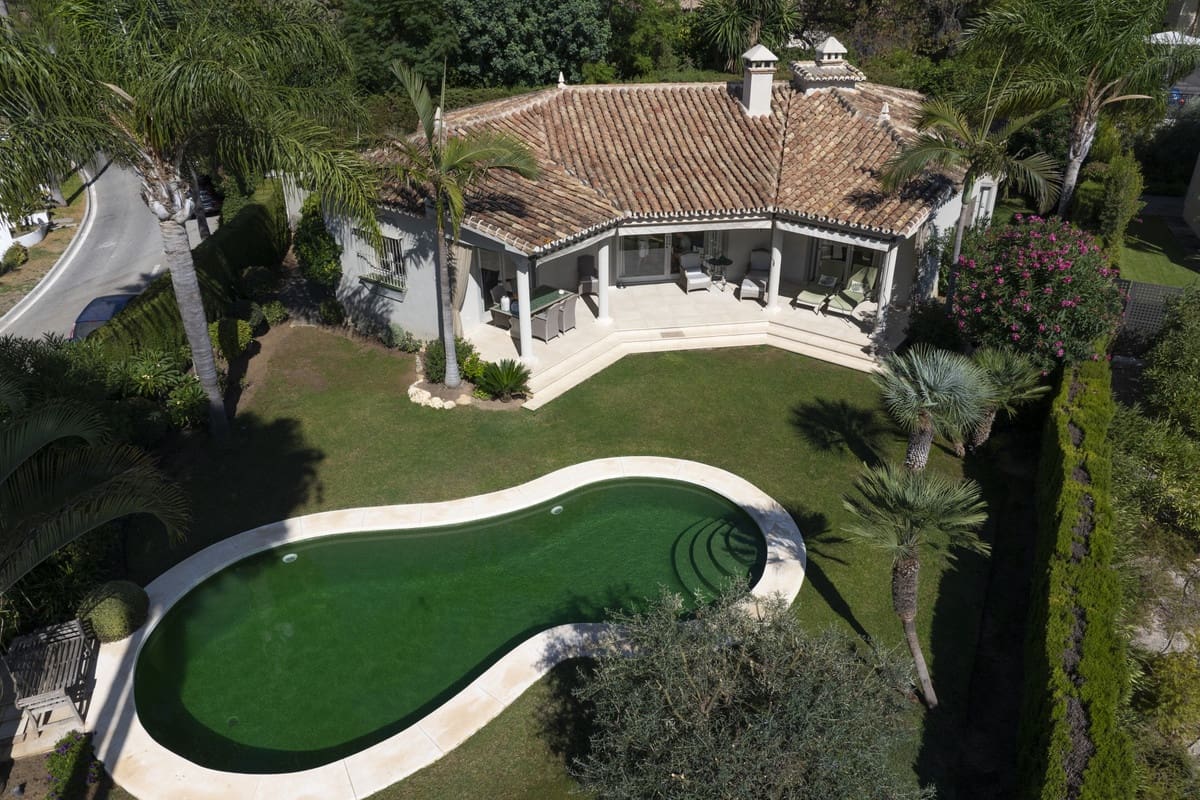 2 slaapkamer Villa te koop in Rio Real met zwembad garage - € 1.495.000 (Ref: 10110966)