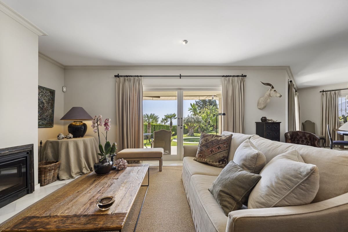 2 slaapkamer Villa te koop in Rio Real met zwembad garage - € 1.495.000 (Ref: 10110966)