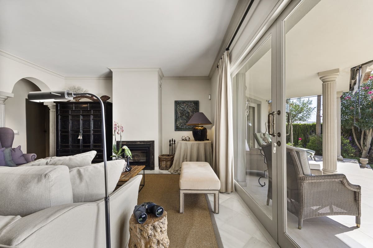 2 slaapkamer Villa te koop in Rio Real met zwembad garage - € 1.495.000 (Ref: 10110966)