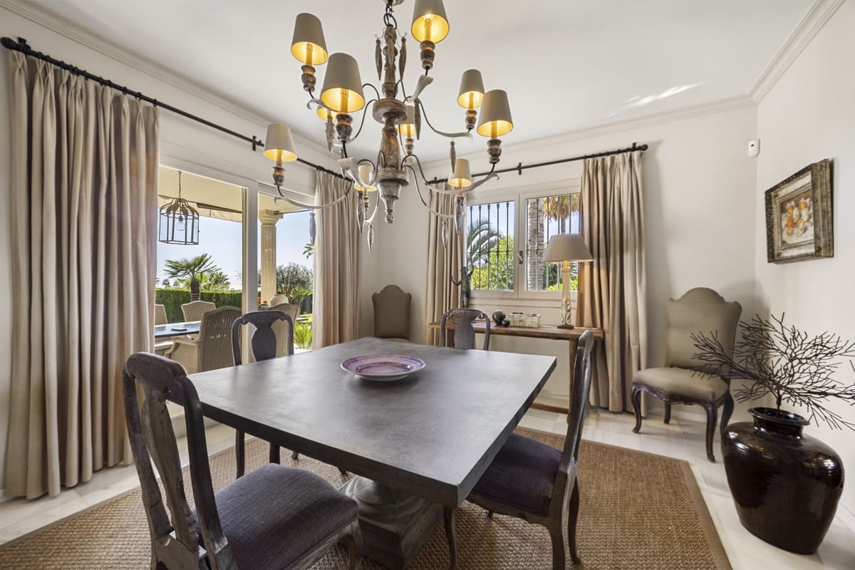 2 slaapkamer Villa te koop in Rio Real met zwembad garage - € 1.495.000 (Ref: 10110966)
