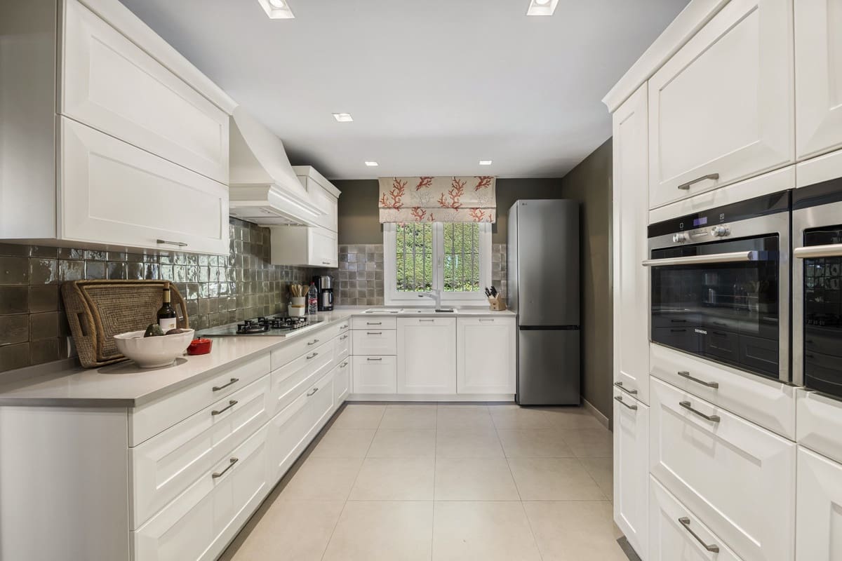 2 slaapkamer Villa te koop in Rio Real met zwembad garage - € 1.495.000 (Ref: 10110966)