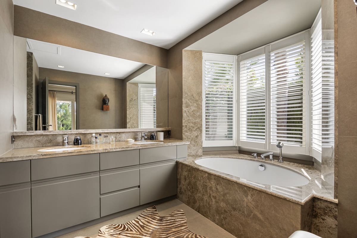2 slaapkamer Villa te koop in Rio Real met zwembad garage - € 1.495.000 (Ref: 10110966)