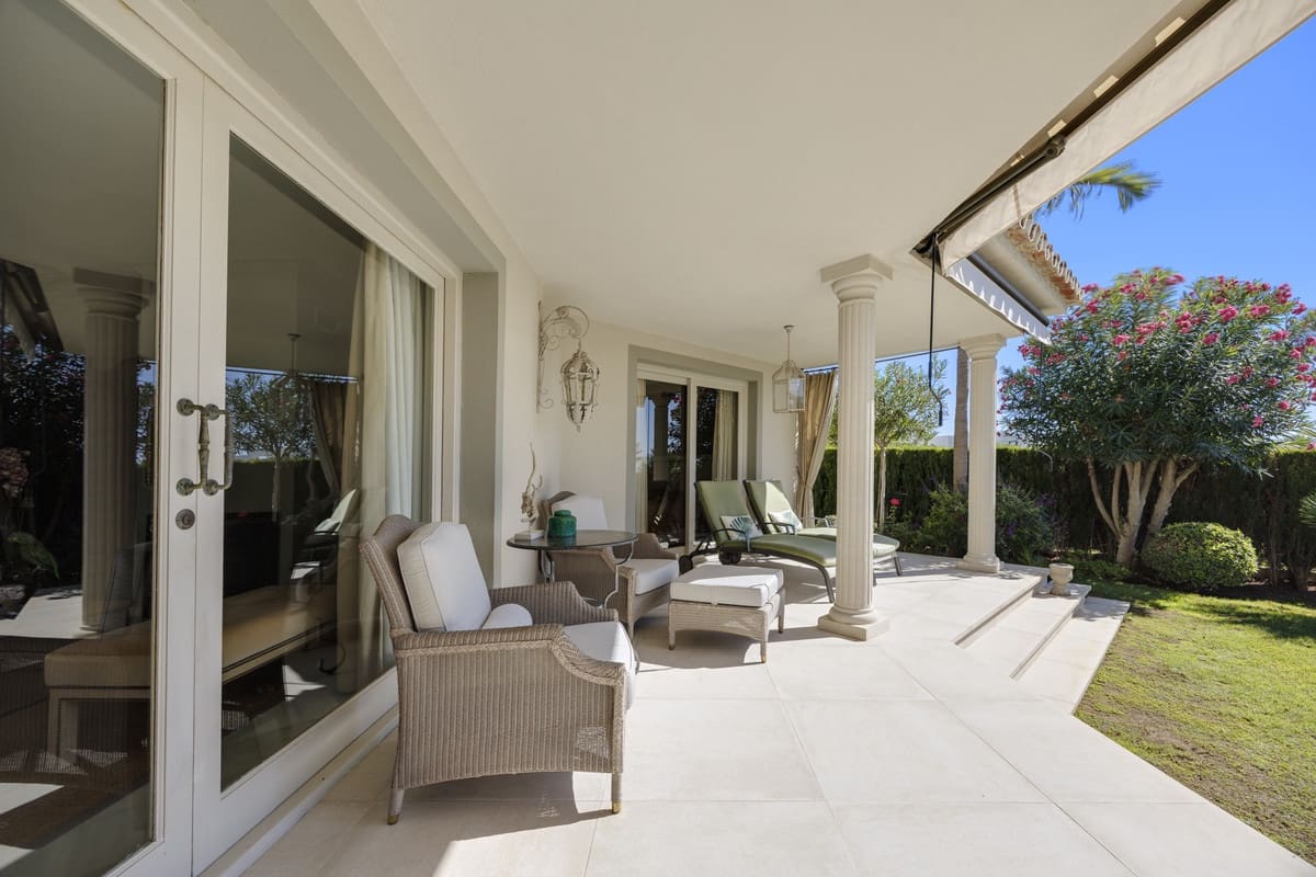 2 slaapkamer Villa te koop in Rio Real met zwembad garage - € 1.495.000 (Ref: 10110966)