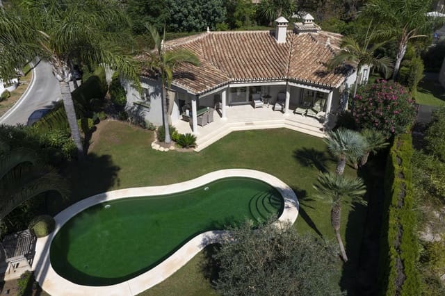 2 slaapkamer Villa te koop in Río Real, Marbella met zwembad garage - € 1.495.000 (Ref: 10110966)