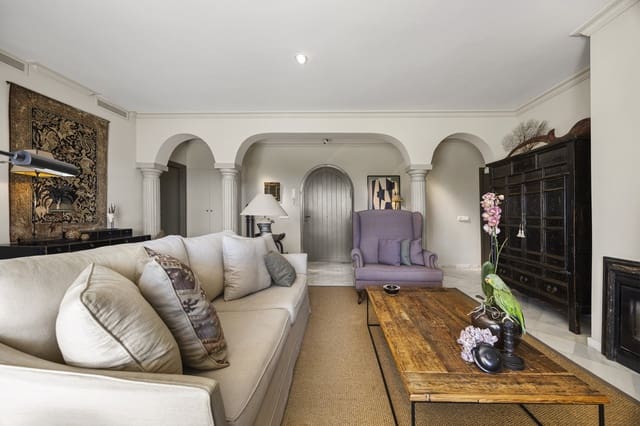 2 slaapkamer Villa te koop in Río Real, Marbella met zwembad garage - € 1.495.000 (Ref: 10110966)