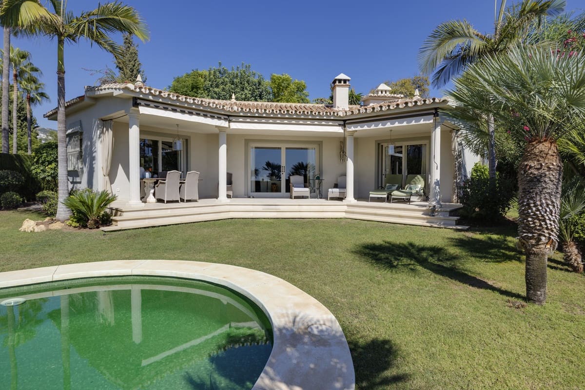 2 slaapkamer Villa te koop in Rio Real met zwembad garage - € 1.495.000 (Ref: 10110966)
