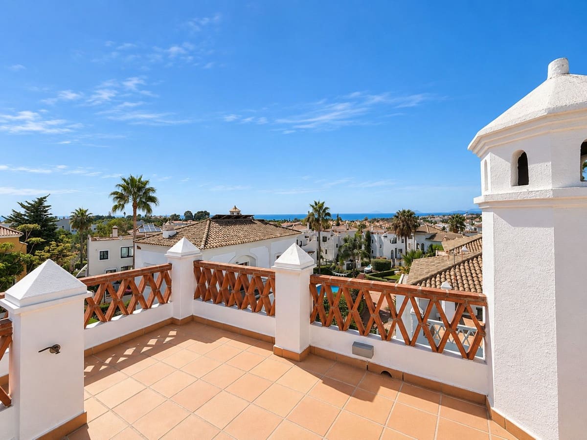 Chalet de 4 habitaciones en New Golden Mile en venta con piscina garaje - 1.200.000 € (Ref: 10110967)