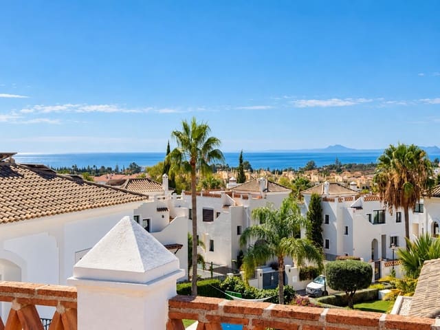 Chalet de 4 habitaciones en La Concha - Resina Golf, Estepona en venta con piscina garaje - 1.200.000 € (Ref: 10110967)