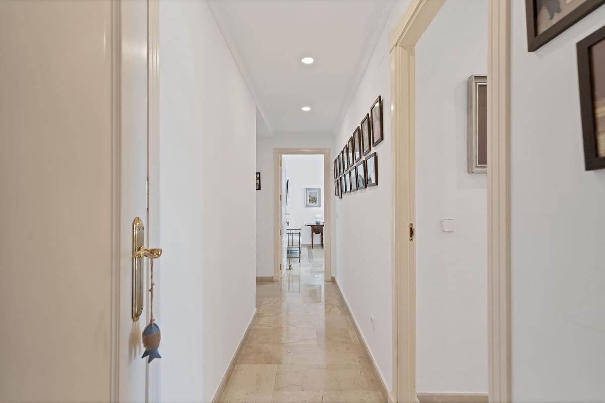 3 bedroom Apartment for sale in Rio Real with pool garage - € 1,750,000 (Ref: 10119962)