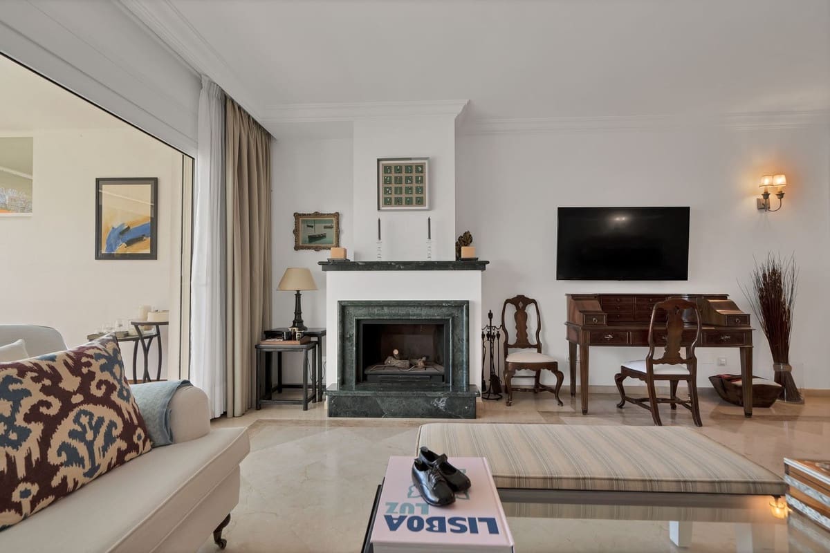 3 bedroom Apartment for sale in Rio Real with pool garage - € 1,750,000 (Ref: 10119962)